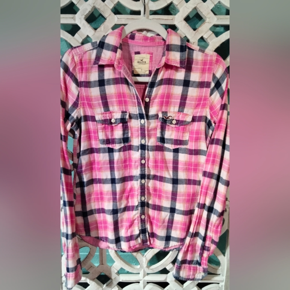 Hollister Plaid Pink Button Up Flannel